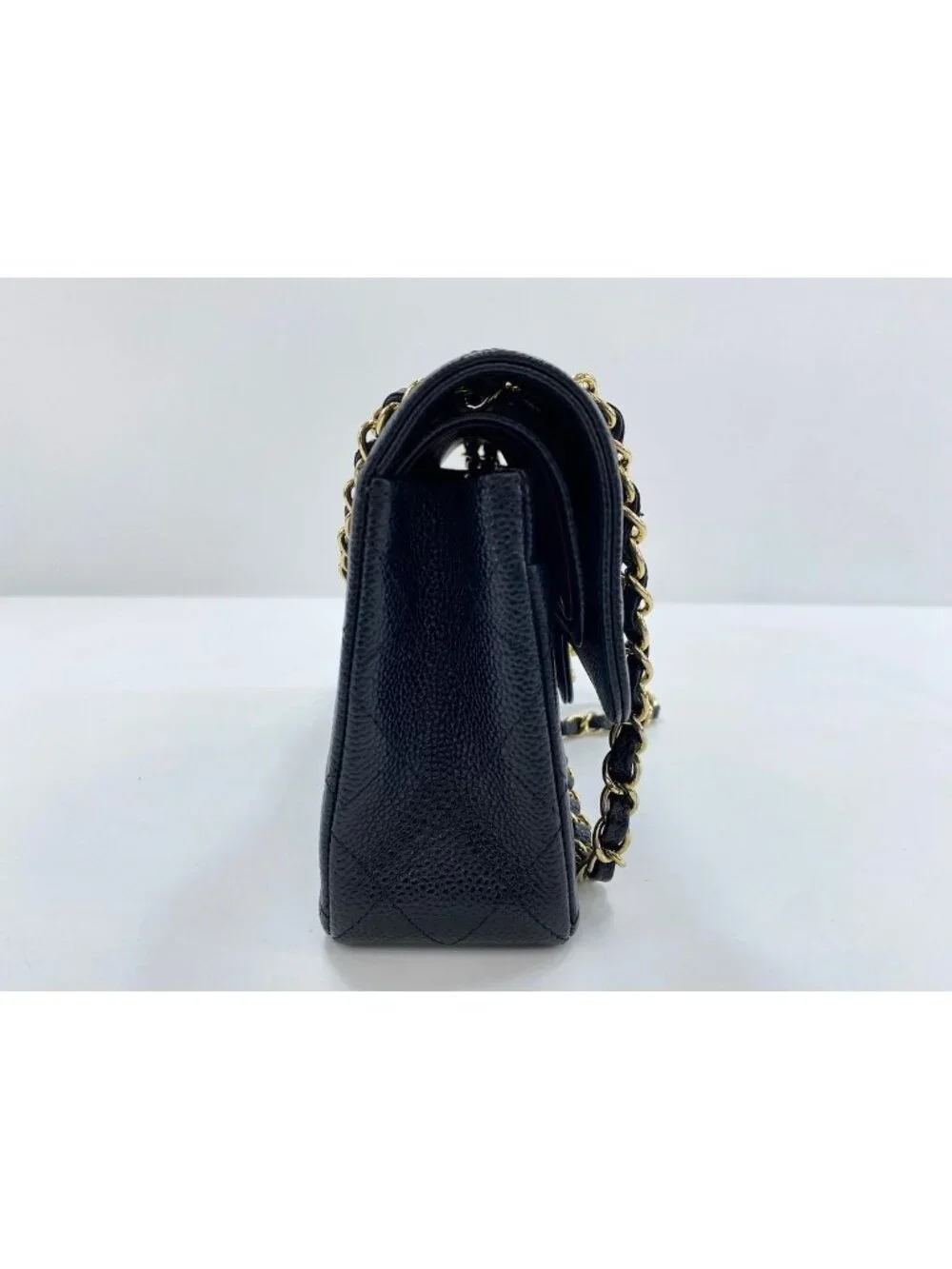 Chanel Shoulder Bag Quilted 23